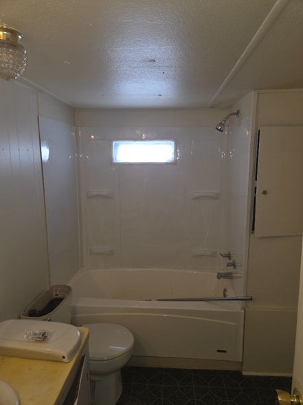 Building Photo - 4689 Kirby Ave NE