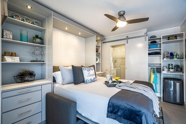 Building Photo - 100 Venetian Dr