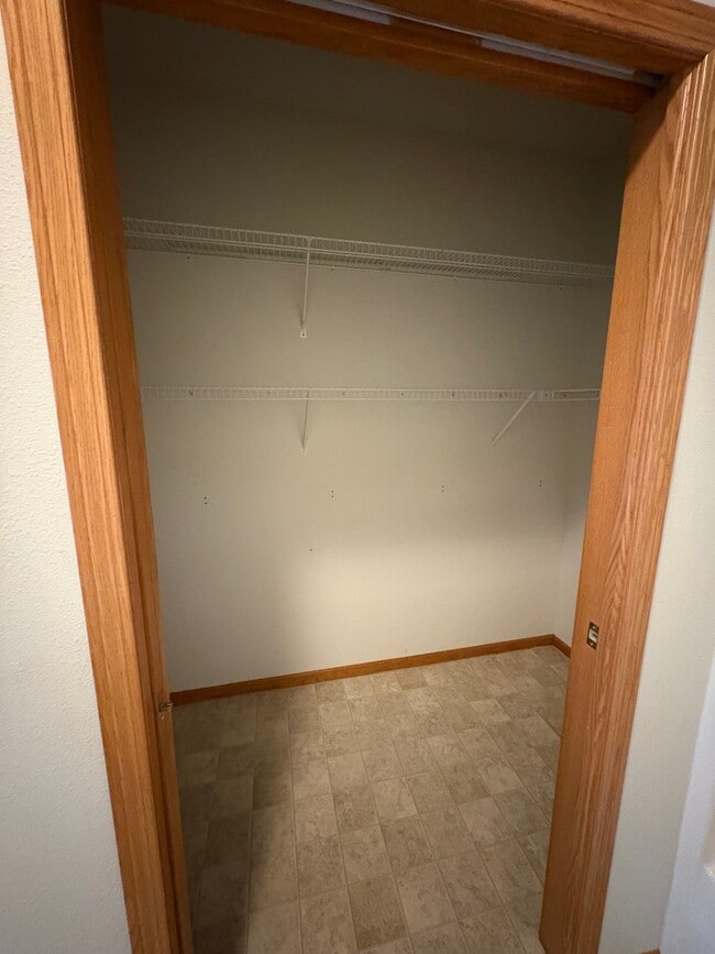 Building Photo - 1104 E 15th St