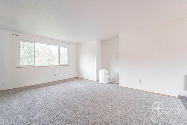 Building Photo - 106 W Beacon Hill Dr