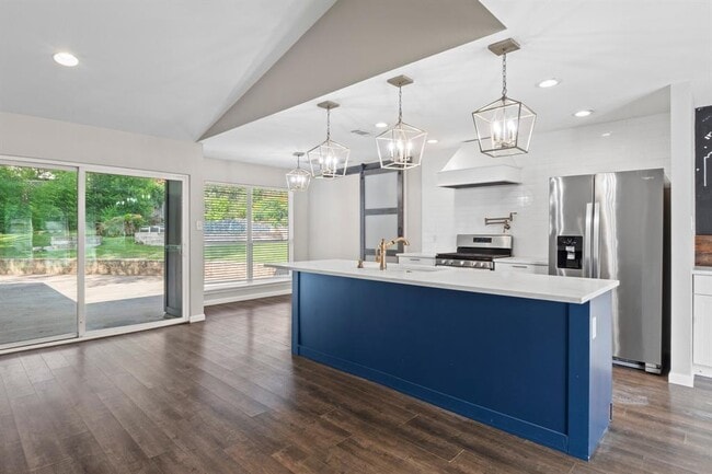 Building Photo - 2505 Wilke Dr