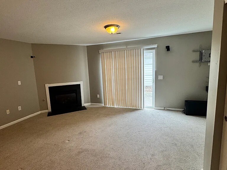 Building Photo - 2444 Ogden Way