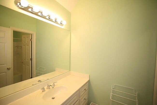 Building Photo - 1710 Sugarloaf Club Dr