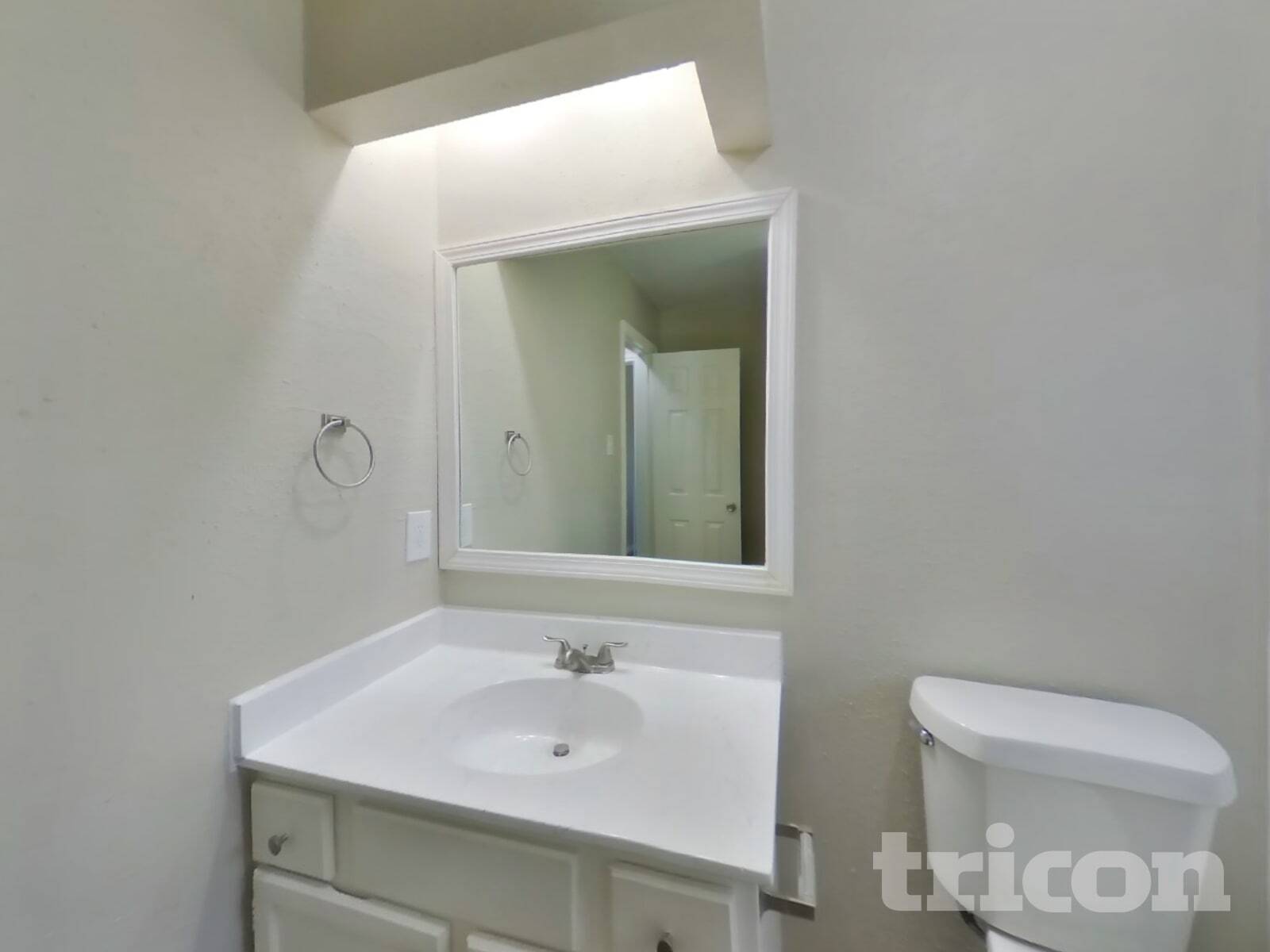 Building Photo - 7519 Lobera Dr