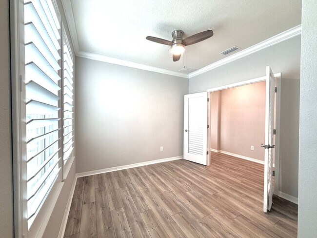 Building Photo - 106 Yellow Iris Ct