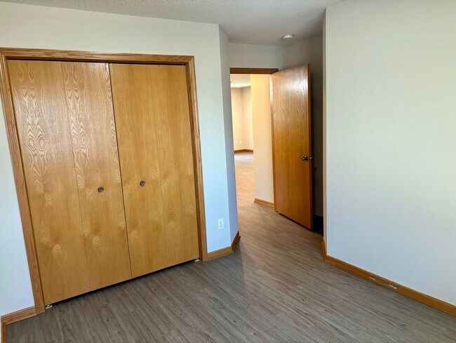 Building Photo - One Level Living ~ Wonderful Townhome