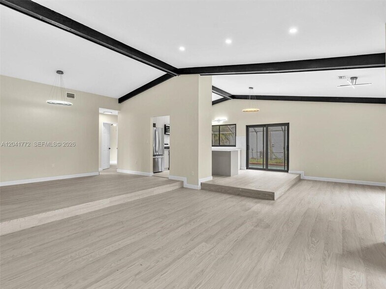 Building Photo - 8813 Paradise Ct