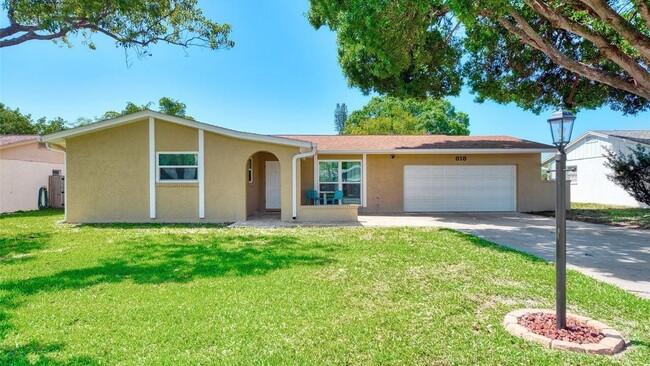 Building Photo - 6912 Alderwood Dr