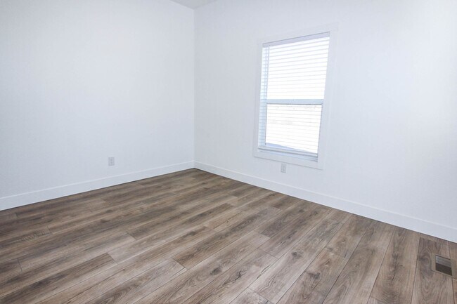 Building Photo - New Manufactured Home in Paudlen