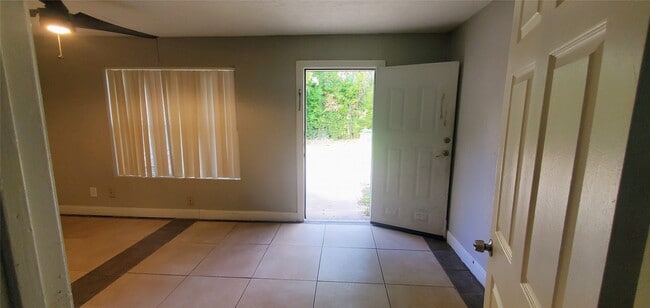 Building Photo - 15414 W Hampton Cir