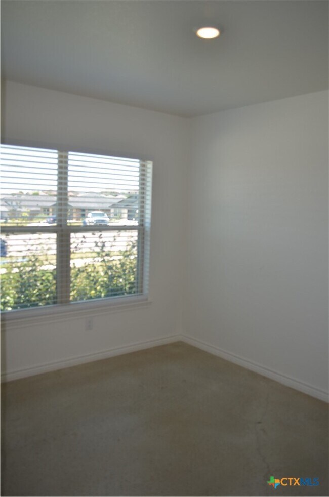 Building Photo - 1222 Lehmann Dr