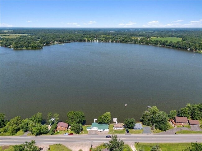 Building Photo - 773 US-63