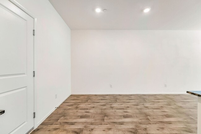 Building Photo - Luxury Living at a breathtaking property nestled in the vibrant city of Las Vegas!