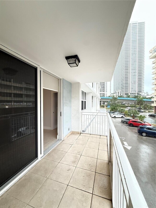 Building Photo - 1801 S Ocean Dr