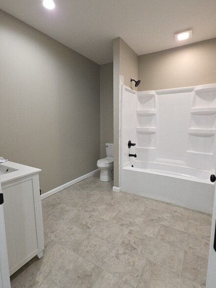 Building Photo - 416 S Central Ave