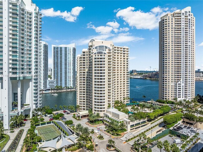 Building Photo - 888 Brickell Key Dr