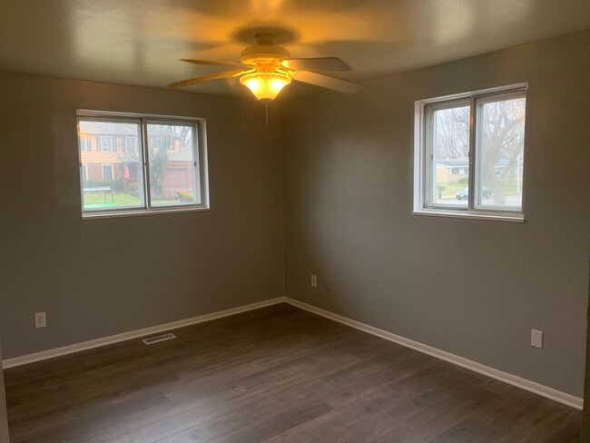 Building Photo - Beautiful, spacious 3 bed 2 bath home in E...