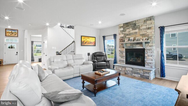 Building Photo - 8031 International Dr