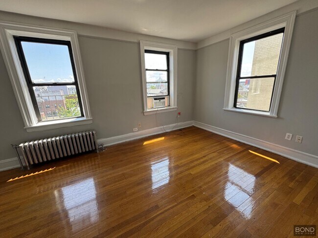 Building Photo - 32-15 35th St