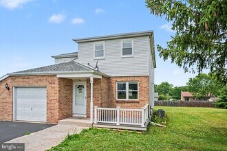 Building Photo - 261 Florence Dr