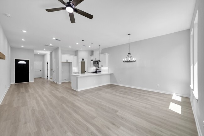 Building Photo - 14839 Spica Ct