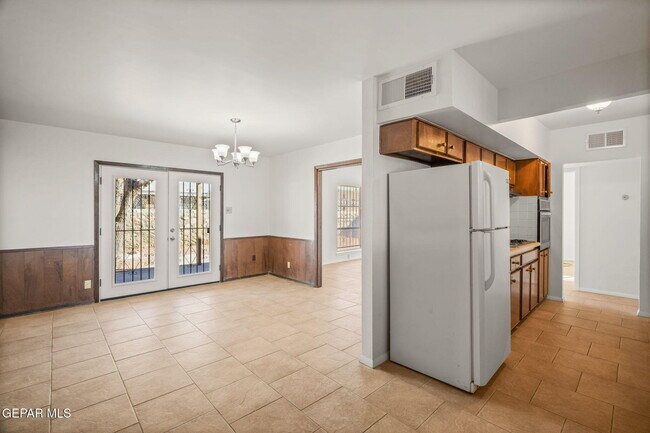 Building Photo - 5313 Bastille Ave