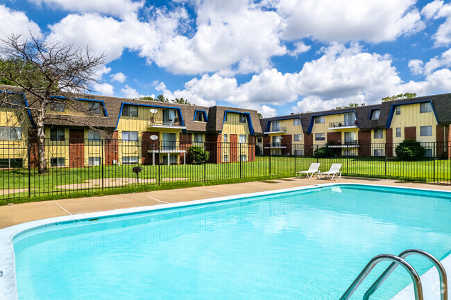 Building Photo - Meadowlark Apartments