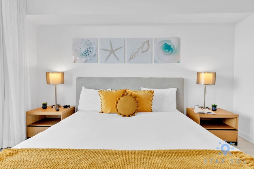 Building Photo - 2602 E Hallandale Beach Blvd