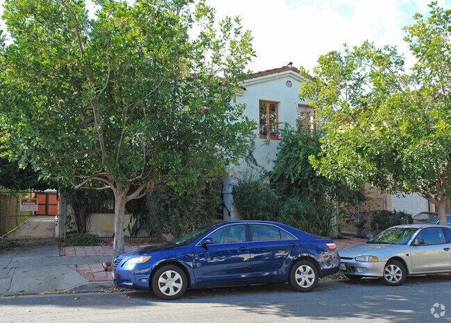 Primary Photo - 415 N Spaulding Ave