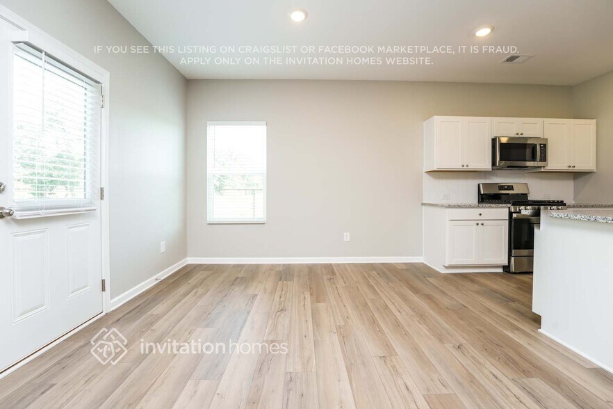 Building Photo - 2088 Boxwood Cir