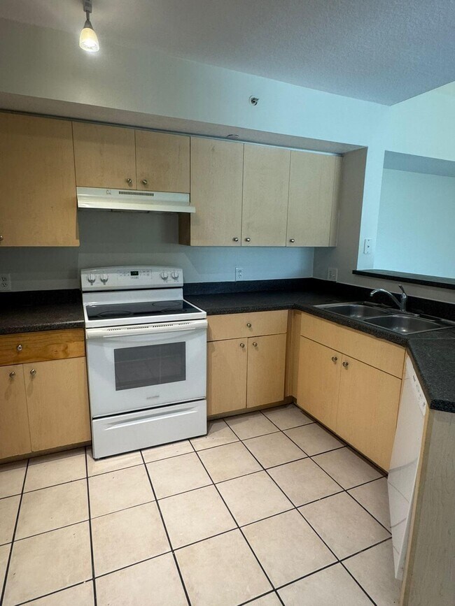 Building Photo - 4041 San Marino Blvd