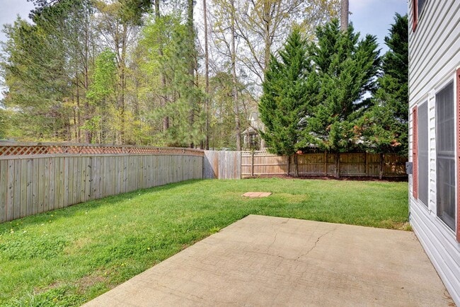 Building Photo - Spacious Duplex in Coventry