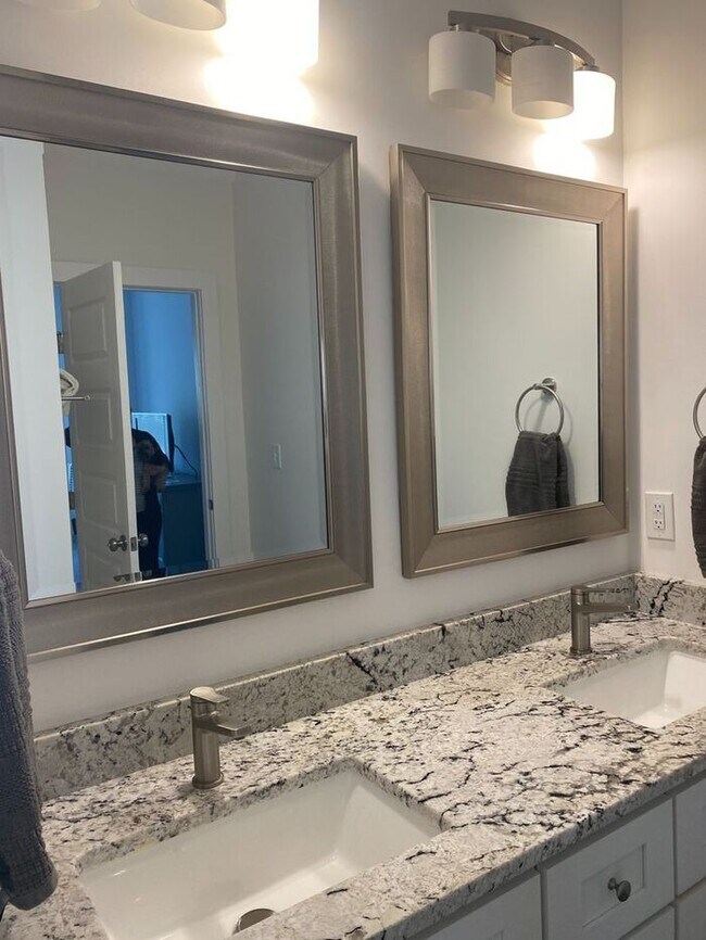 Building Photo - COMING SOON! 4 Bedroom Home. Poplar Masonboro Loop Location, Top schools! Garage