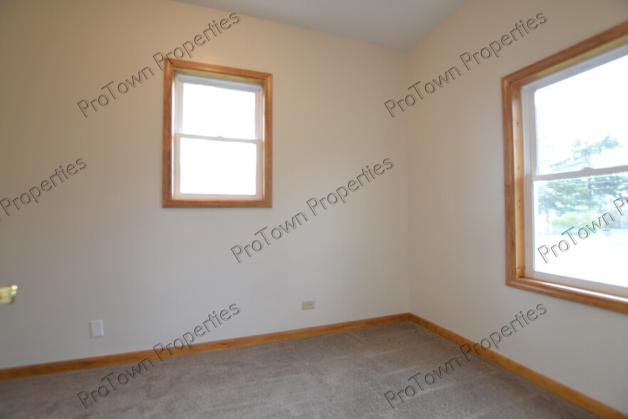 Building Photo - 524 South St