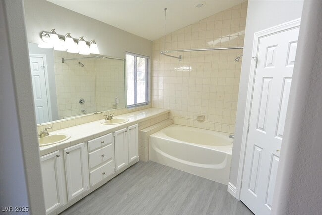 Building Photo - 4913 Forest Oaks Dr