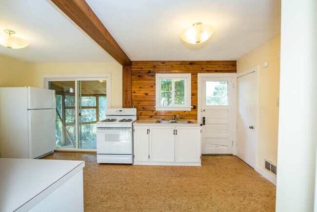 Building Photo - Great 1 bed, 1 bath home