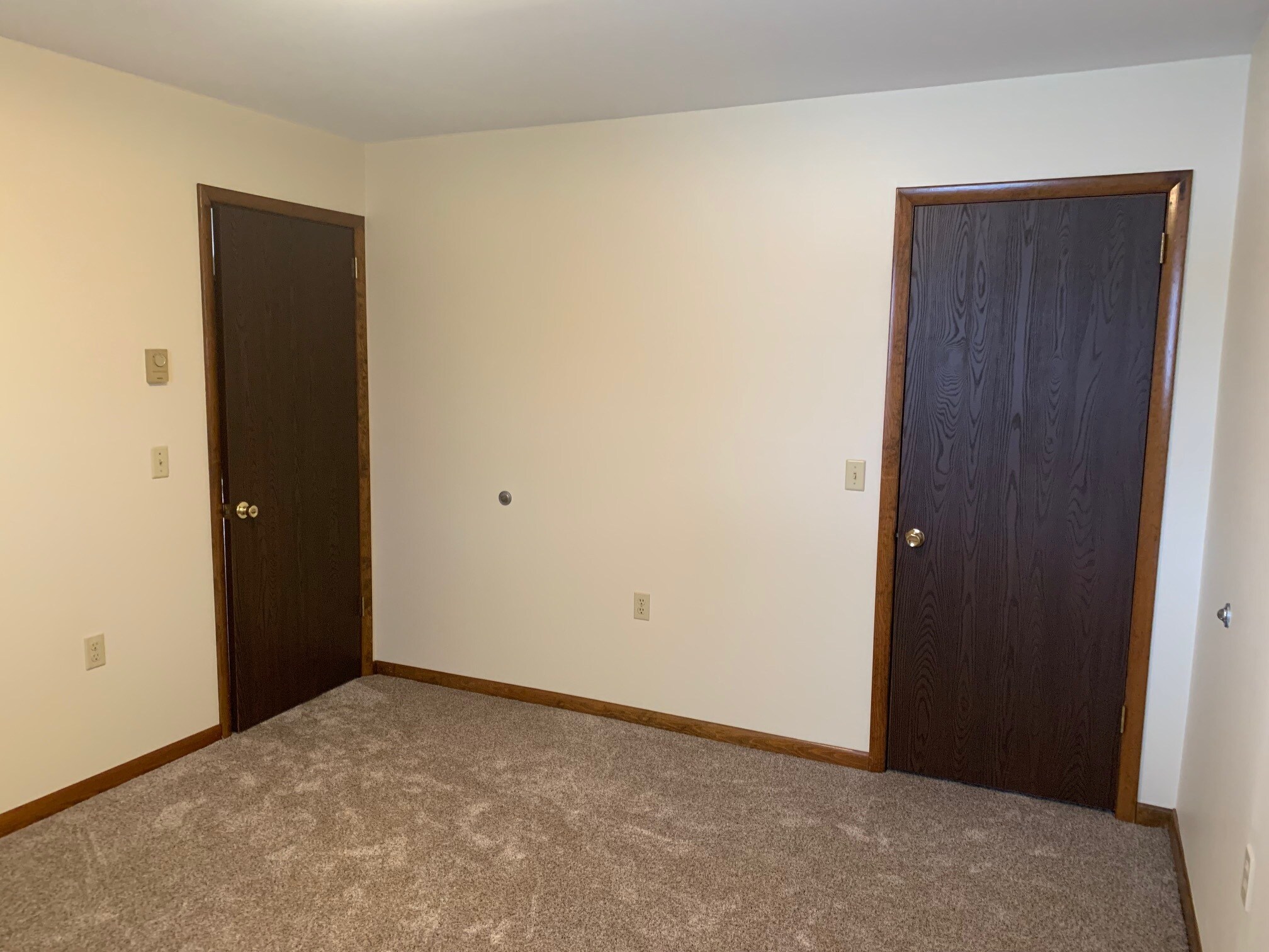 Bedroom 2 w/ large lit closet - 3200 Oak Ave