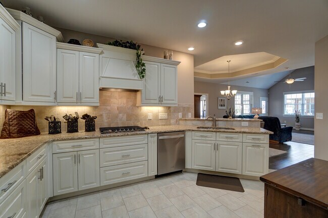 Building Photo - 2335 Sylvia Court