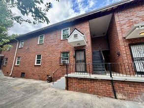 Building Photo - 1048 Washington St SW