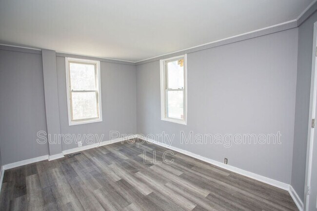 Building Photo - 200 Cooper St