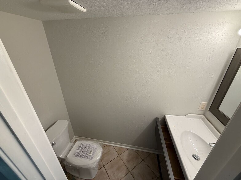 Building Photo - 14515 Wunderlich Dr