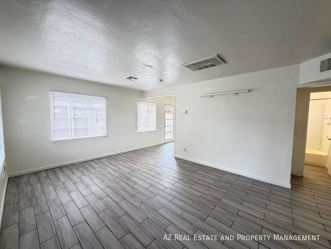 Building Photo - 7210 N 55th Dr