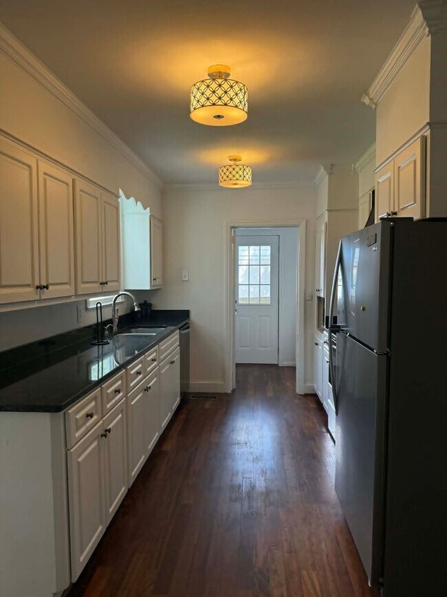 Building Photo - 3104 Bransford Rd