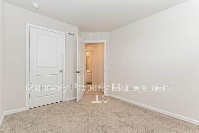 Building Photo - 204 Sandy Rdg Rd