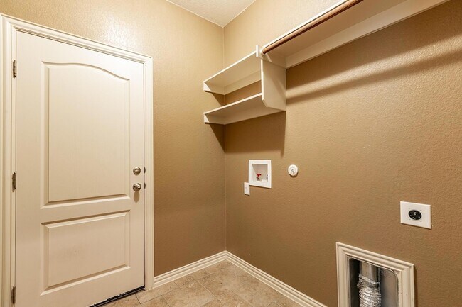 Building Photo - 118 Wallin Farms Dr