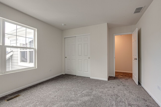 Building Photo - 264 Hoffmann Dr