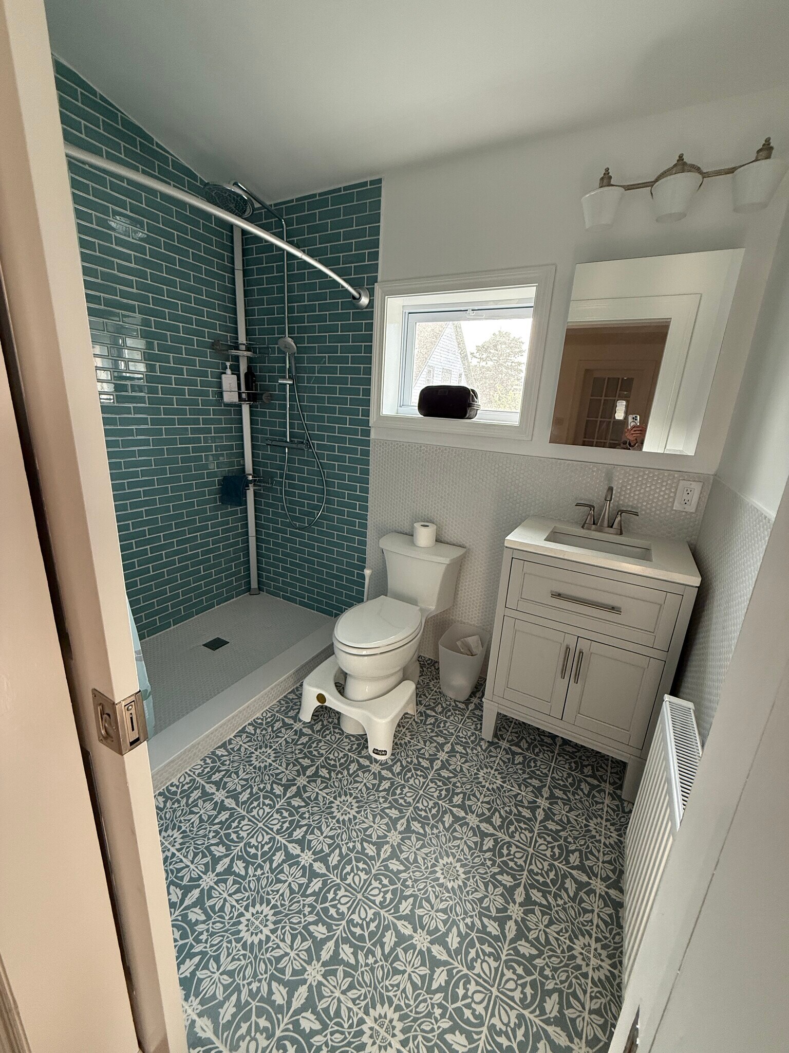 Building Photo - 96 Munroe St