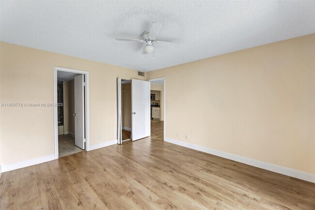Building Photo - 1256 S Military Trail