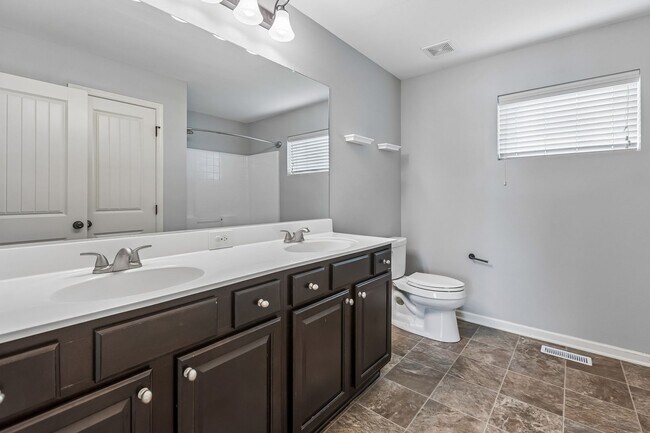 Building Photo - 15915 Filmore Cir