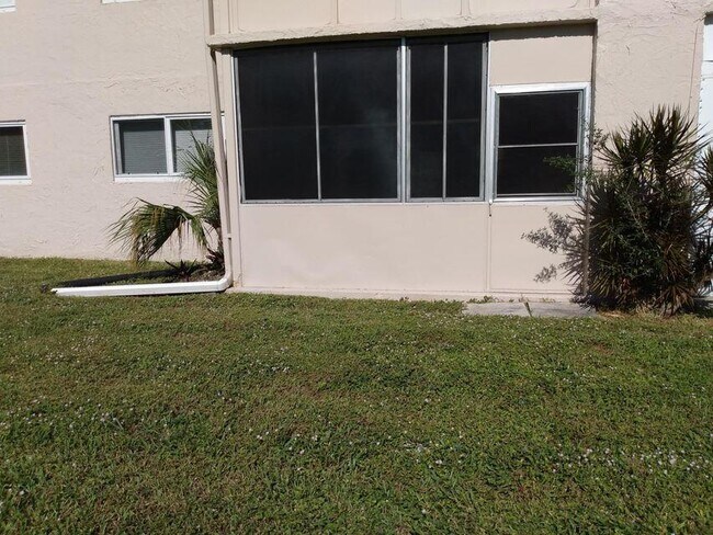Building Photo - 225 Bonnie Blvd